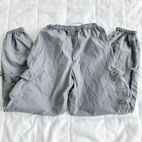 HALARA! DARK GRAY PARACHUTE PANTS! - Picture 3 of 3